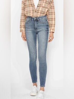 Judy Blue High-Rise Skinny Jeans in Light Blue Denim Size 1 / 25